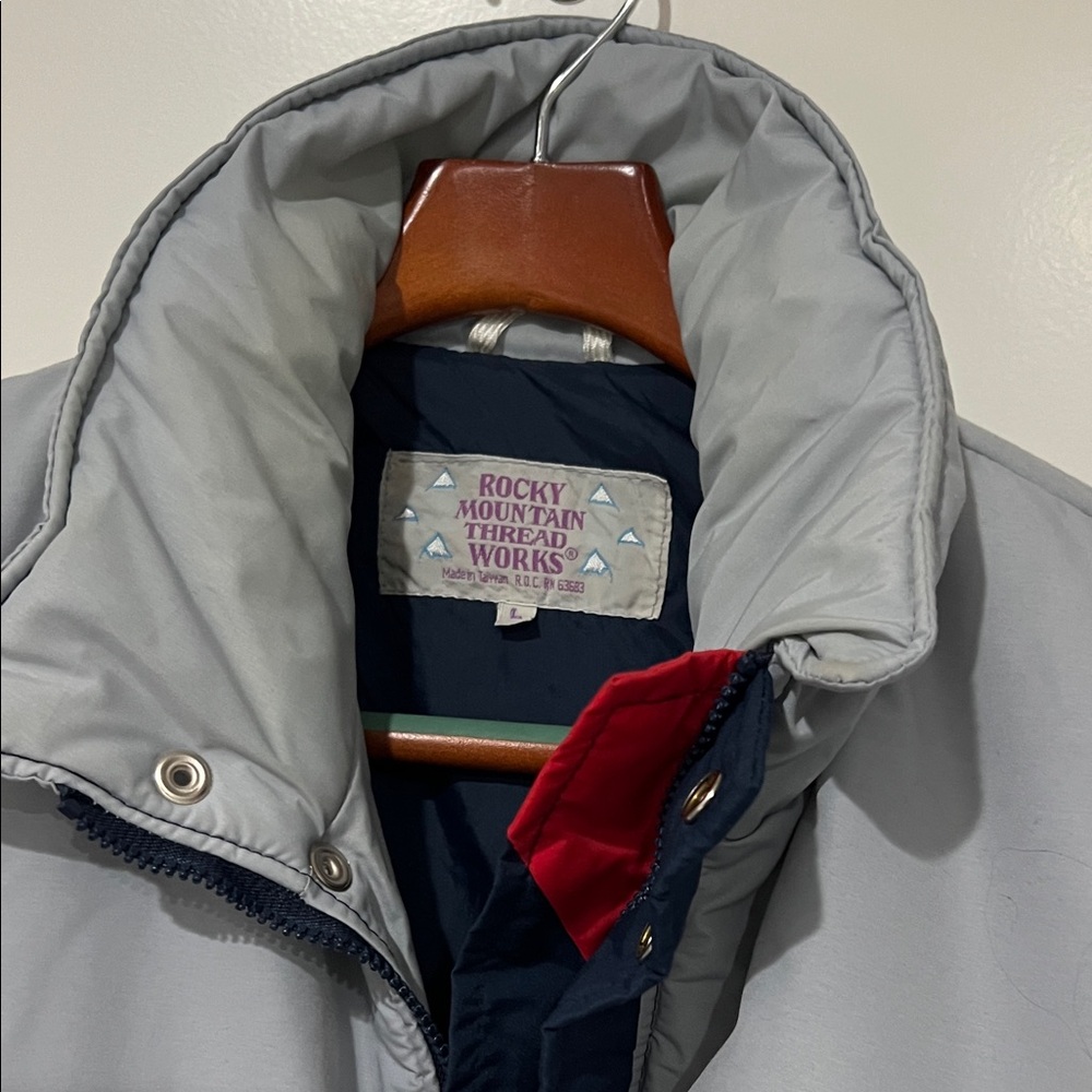 Vintage Rocky Mountain Thread Works Men's Gray and Navy Puffer Jacket Sz L - Picture 2 of 10